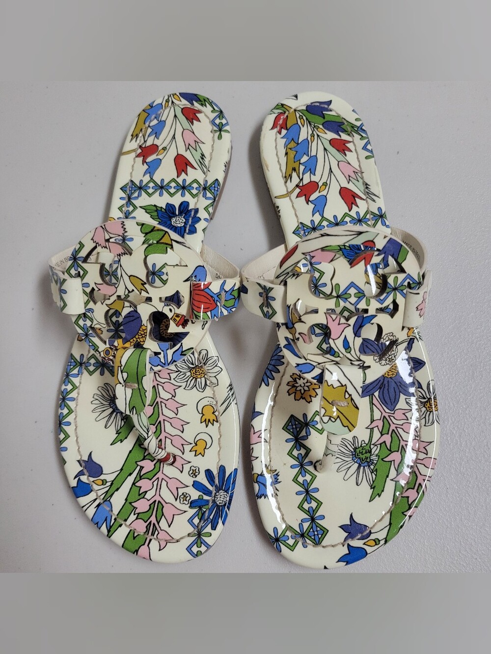 Tory Burch Miller Sandals In Ivory Tea Rose Floral Patent Leather Size 6.5M.
